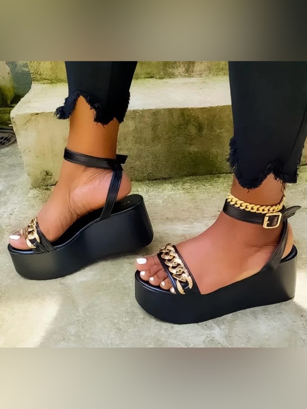 NEW Women’s  black & chain Platform Sandals size 6.5